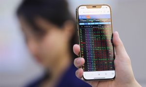 Vietnam stock market daily trading value closes in on Singapore